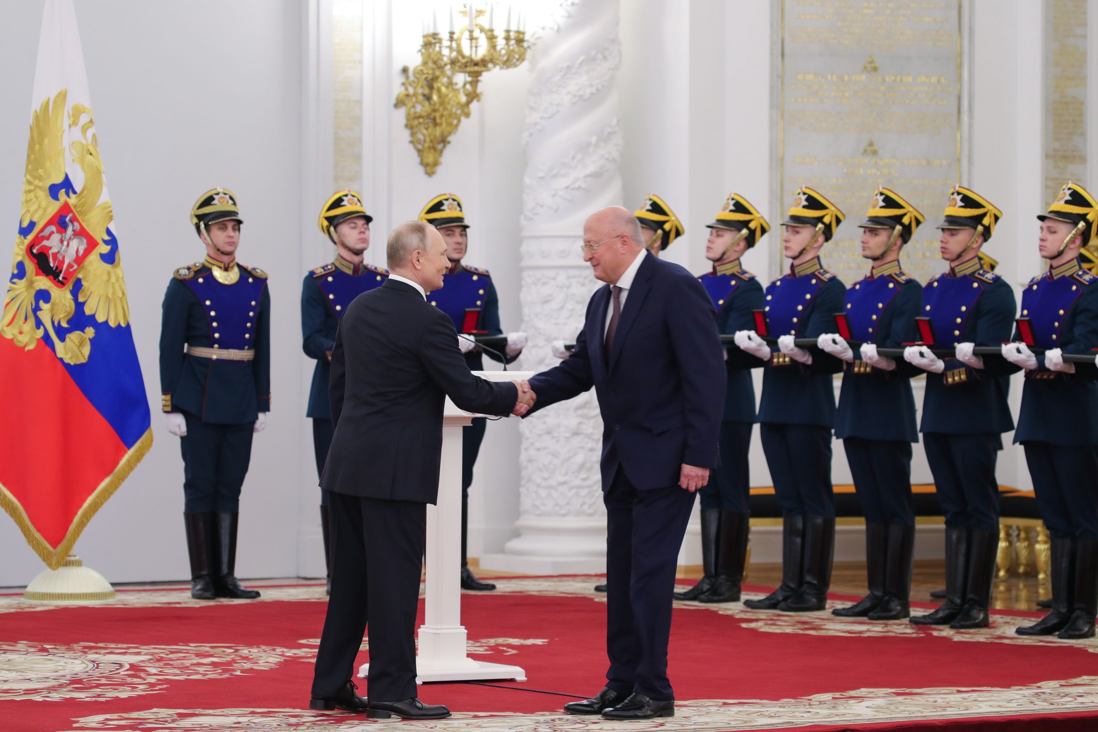 Путин вручил Госпремии в Кремле Путин вручил Госпремии в Кремле